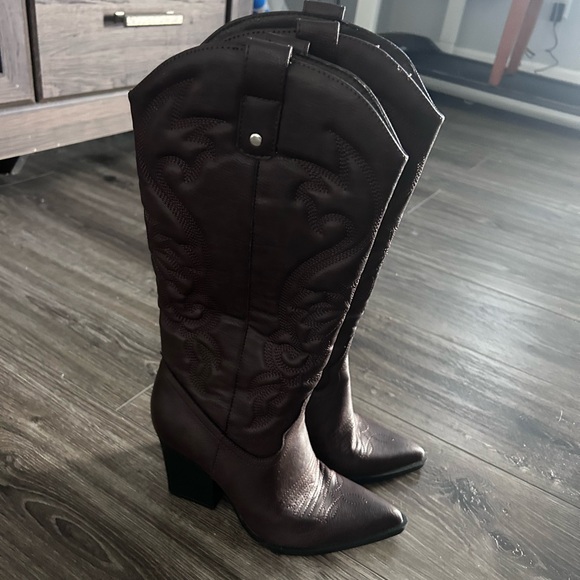 Brown Leather Women's Boots - Picture 2 of 3